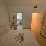 Villa Dei Desideri, Immersa Nel Con Ampio Parco *