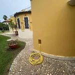 Dei Desideri, Immersa Nel Con Ampio Parco